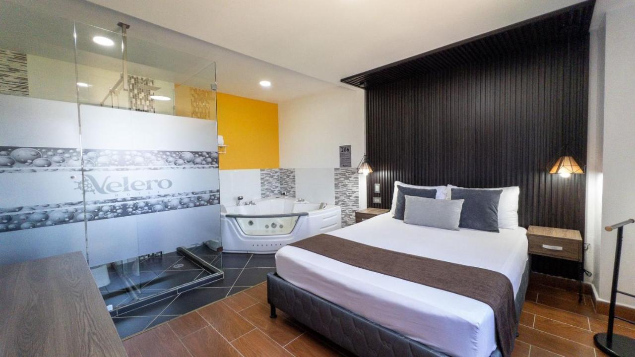 Hotel Velero San Antonio  エクステリア 写真