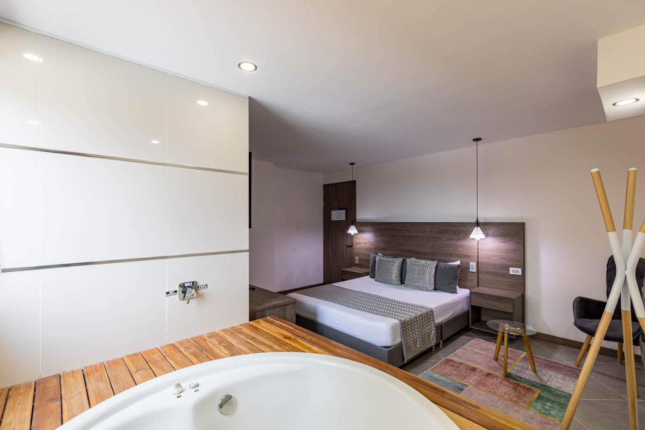 Hotel Velero San Antonio  エクステリア 写真