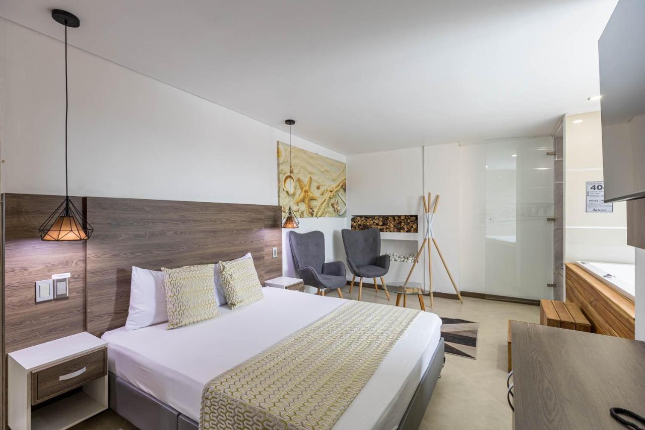 Hotel Velero San Antonio  エクステリア 写真
