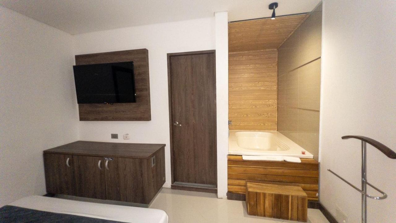 Hotel Velero San Antonio  エクステリア 写真