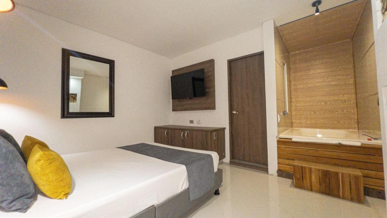 Hotel Velero San Antonio  エクステリア 写真
