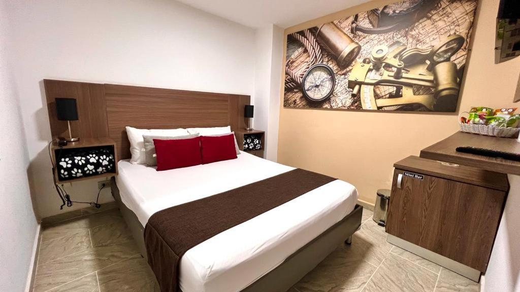 Hotel Velero San Antonio  エクステリア 写真