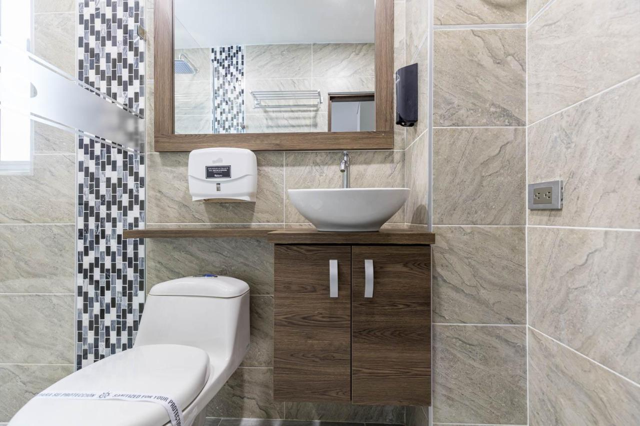 Hotel Velero San Antonio  エクステリア 写真
