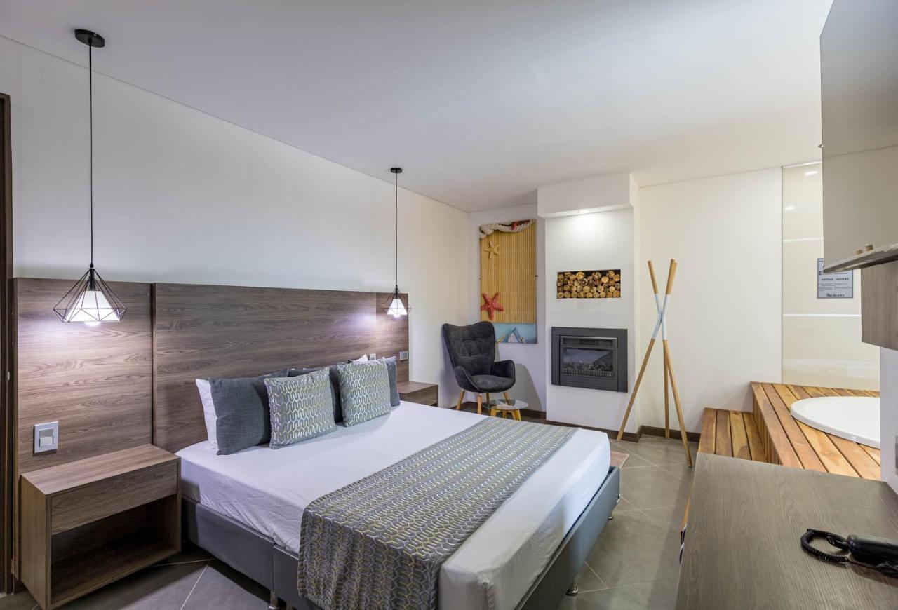 Hotel Velero San Antonio  エクステリア 写真