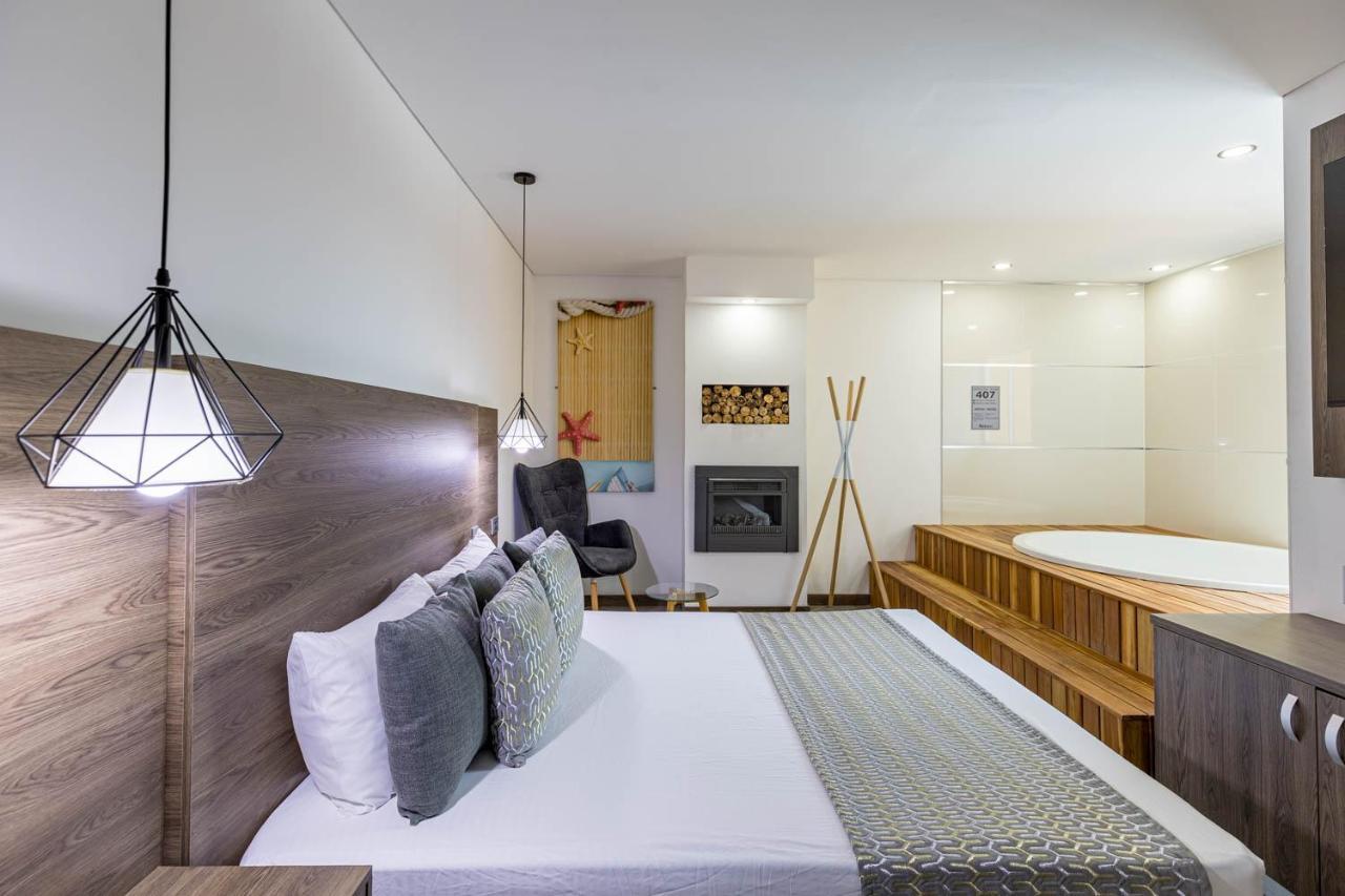 Hotel Velero San Antonio  エクステリア 写真