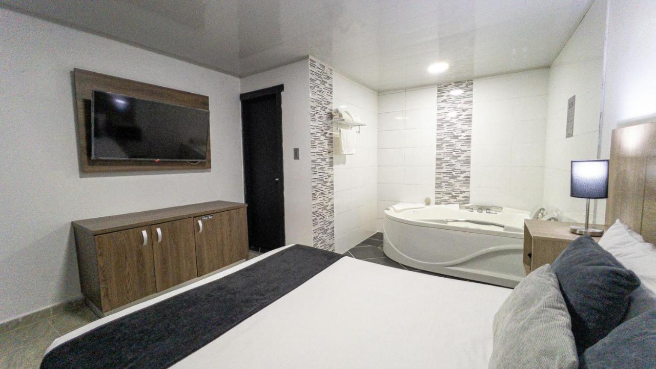 Hotel Velero San Antonio  エクステリア 写真