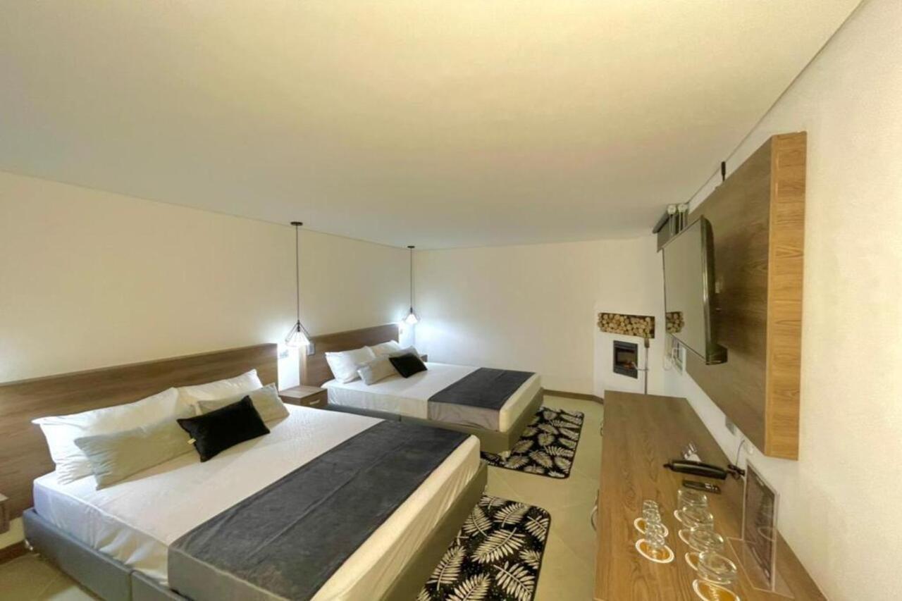 Hotel Velero San Antonio  エクステリア 写真