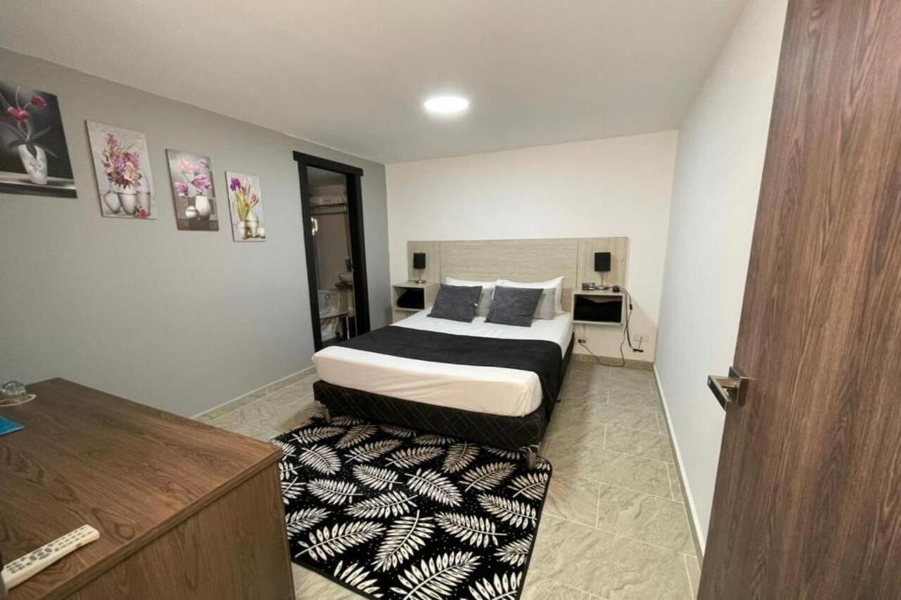 Hotel Velero San Antonio  エクステリア 写真